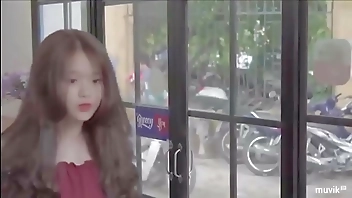 Lần đầu xem sex của Linh Ka