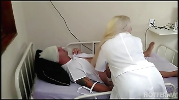 Enfermeira fode com um paciente no hospital das clínicas