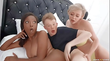 Prankster Gets a Pussy Sandwich - Daya Knight, Dee Williams / Brazzers  / stream full from www.zzfull.com/sand