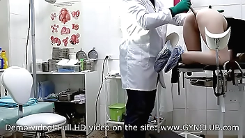 Exelent orgasm on gyno chair