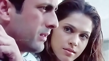 Bollywood Actress Isha Koppikar Sex scene....