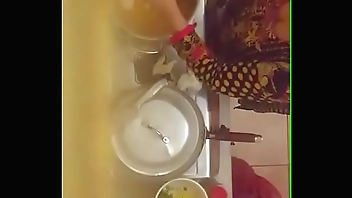 Sexy Aunty Desi Cleavages