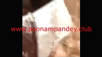 Poonam pandey new insta video