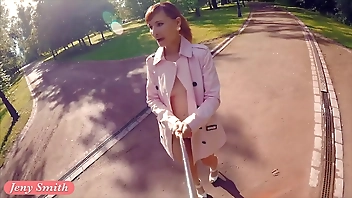 Jeny Smith fully naked in a park got caught