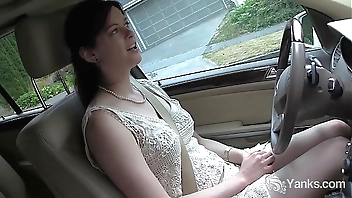 Yanks Cutie  Savannah Sly Masturbates In The Car