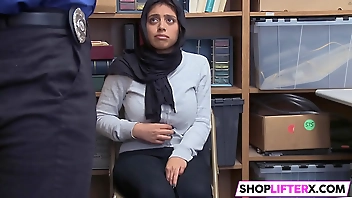 Hijab Wearing Muslim Ella Knox Gets Dicked