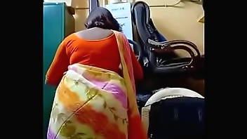 Swathi naidu doing makeup for shoot