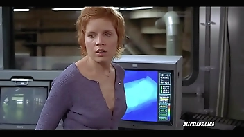 Kim Dickens in Hollow Man 2000