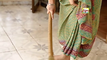 दिन में तीन बार चोदते हो। फिर भी गांड में लन्ड डाल दिया।