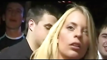 Upskirt no panties in club