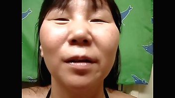 Duk and David, Duk has nice pump pussy, she peeing inside