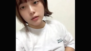 【スマホオナ動画】週4でオナニーしてるけど今日沢山喘いじゃいました…。