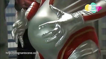 ULTRAWOMAN PREGNANT BIRTH MONSTER