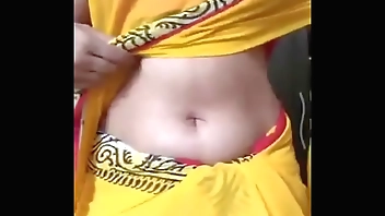 Bhabi show her big tits