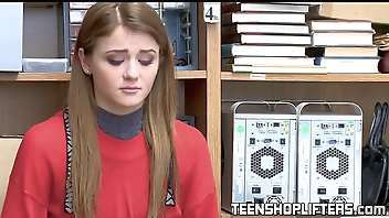 Inked teen Rosalyn Sphinx fucked before office facial