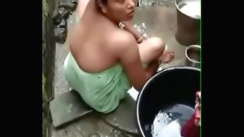 Bhabhi bathing video