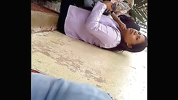 No para de mirar bulto marcado