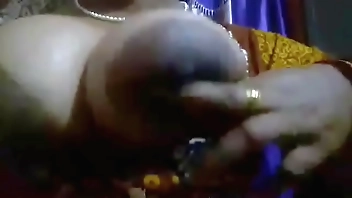 telugu big boobs auntie show her boobs