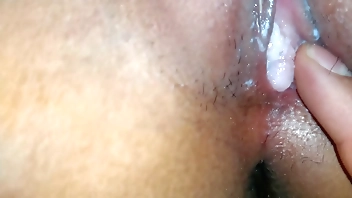 Convenzo a una chica a darme su virginidad por algo de dinero. (Real)