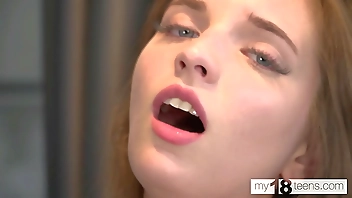 MY18TEENS -This chick knows how to masturbate very hot