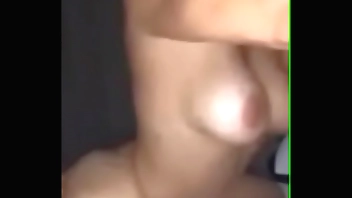 Casada sentando gostoso enquanto marido viaja