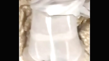 chồng bắt mặc áo dài