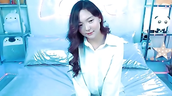 Japanese Girls Are The Hottest Ones....