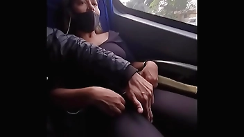 I asked a stranger to play a siririca inside the bus for me!