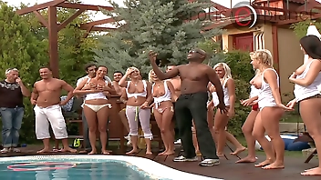 Titus invites you to a party - trailer